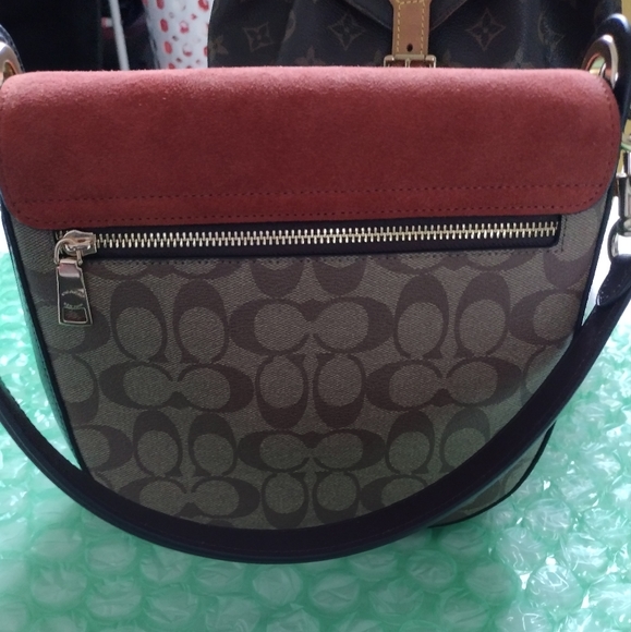 Kleo Signature Canvas Shoulder Crossbody Bag 👜 - Picture 7 of 13